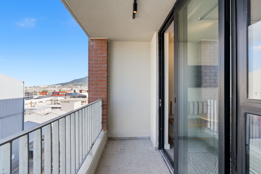 1 Bedroom Property for Sale in Paarden Eiland Western Cape